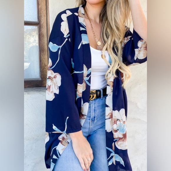 Floral Kimono with belt - Picture 2 of 5